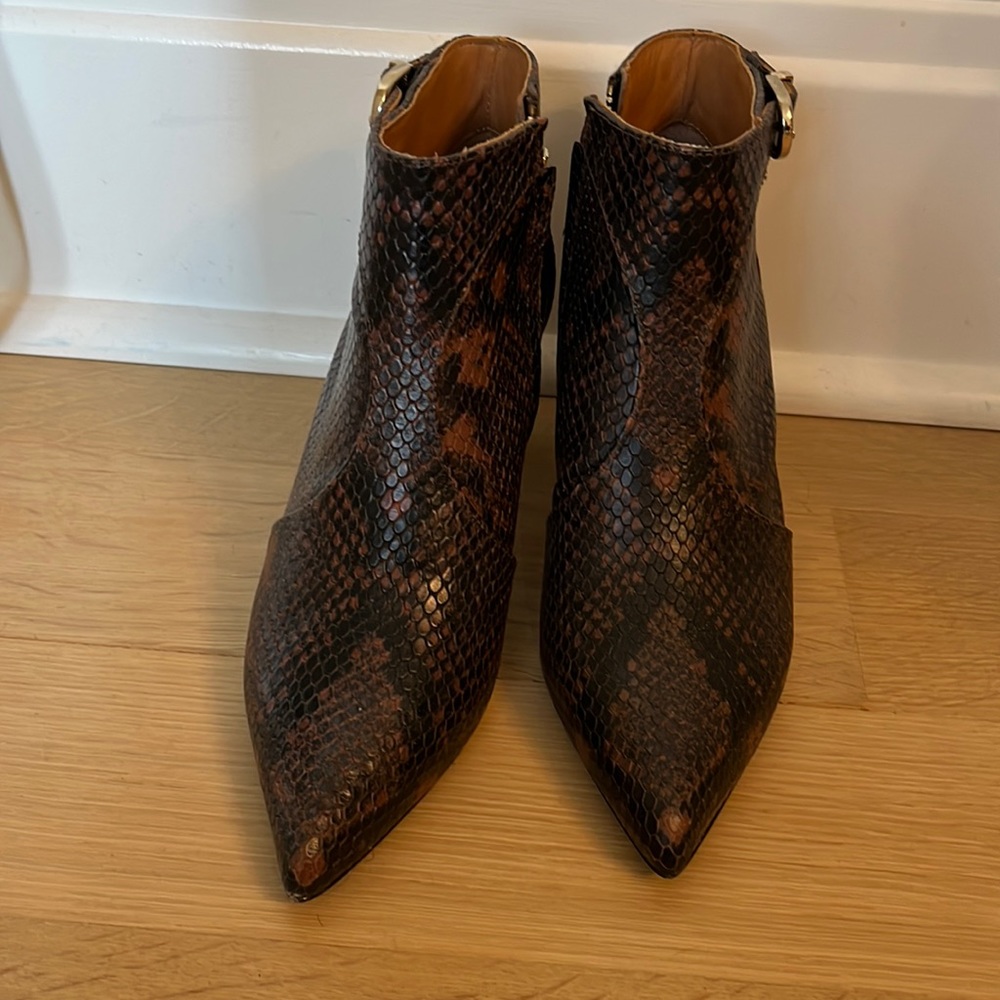 Joie python print booties